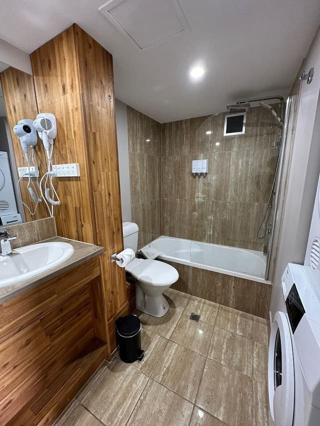 King Room Level 6