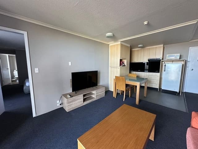 Family Room Levels 1-2