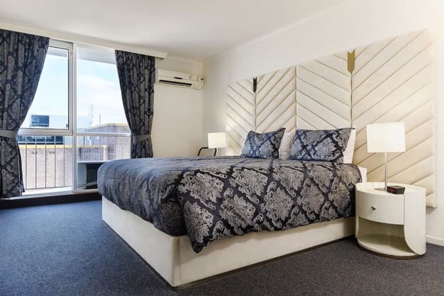 King Room Level 7