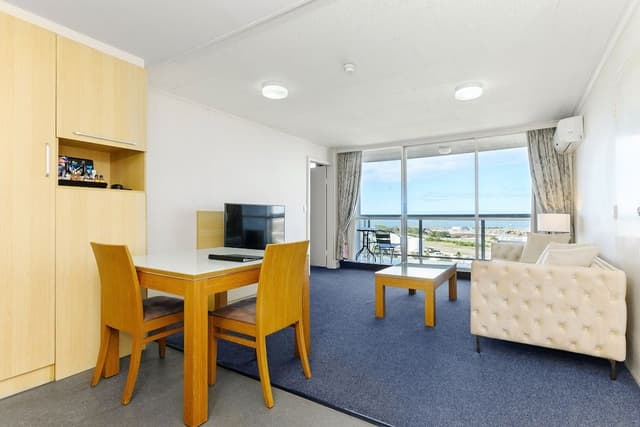King Room Level 7