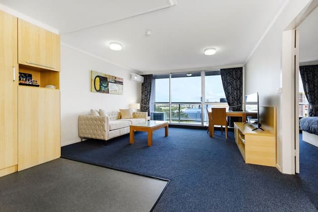 King Room Level 6