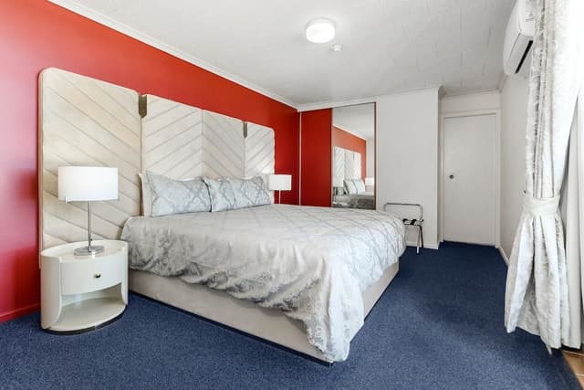 King Room Level 7