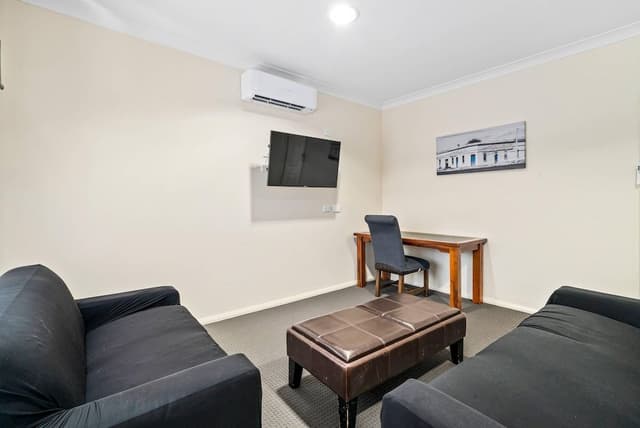Suite, 1 King Bed, Non Smoking (Efficiency)