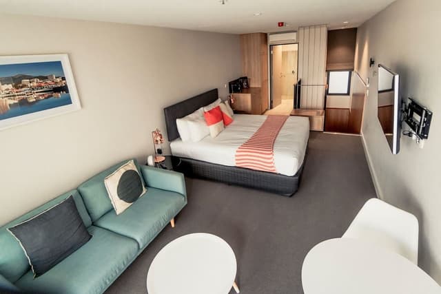 Superior Waterfront King Room