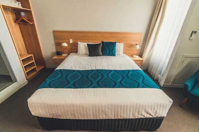 Standard Queen Room