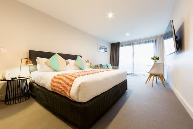 Superior Waterfront King Room