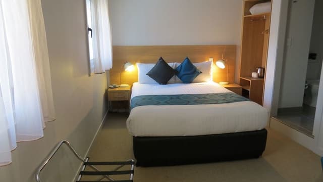 Standard Queen Room