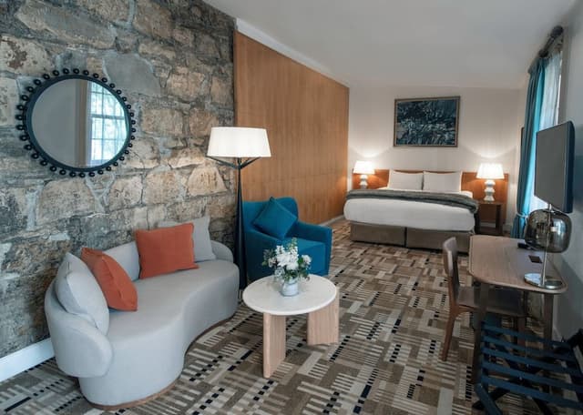 Courtyard Suite