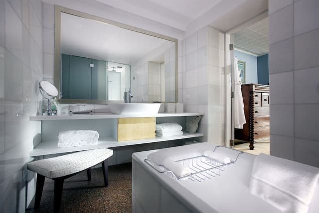 Courtyard Suite
