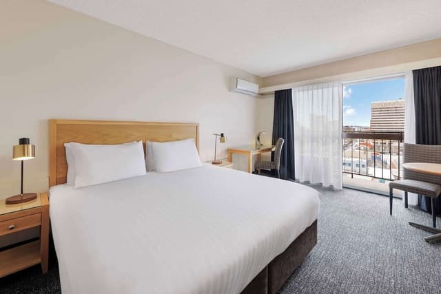 Standard Room, 1 King Bed, Non Smoking, Balcony