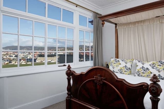 Executive Antique Suite