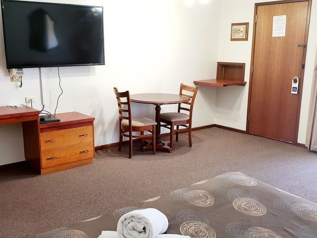 Queen Spa Room