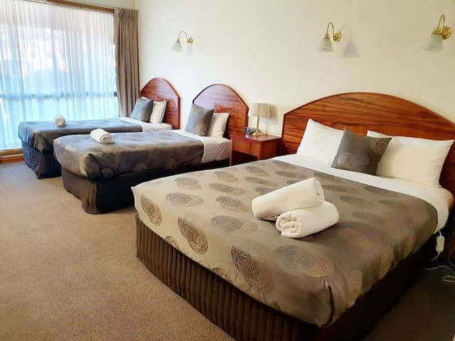 Deluxe Family Room