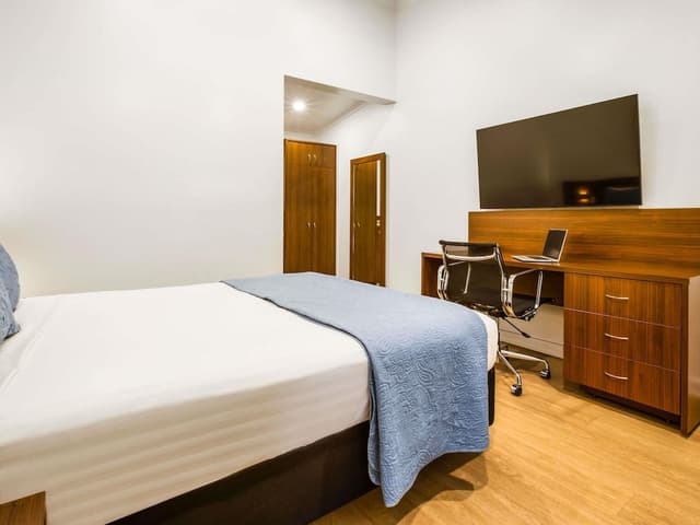 Standard Room, 1 Queen Bed
