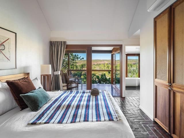 Gorgeview Room