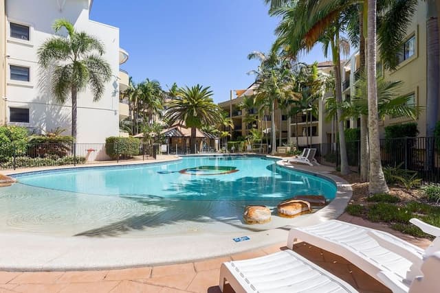 2-bedroom 3-level Spacious luxury Villa