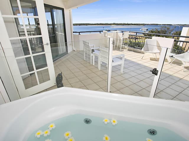 2 Bedroom Spa Apartment