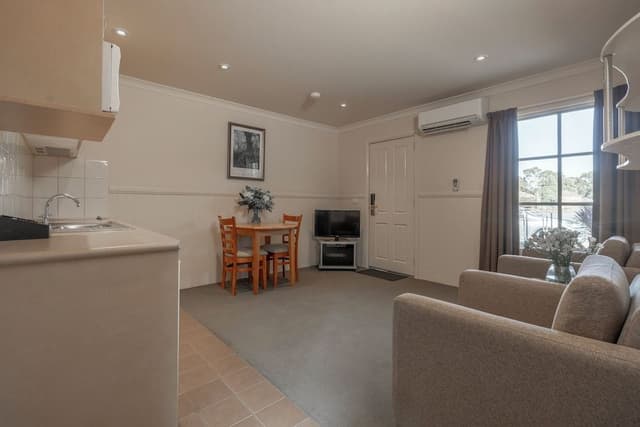 One Bedroom Apartment
