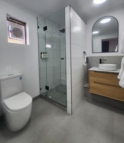 2 Bedroom Apartment with Garden