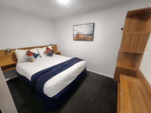 2 Bedroom Apartment with Garden