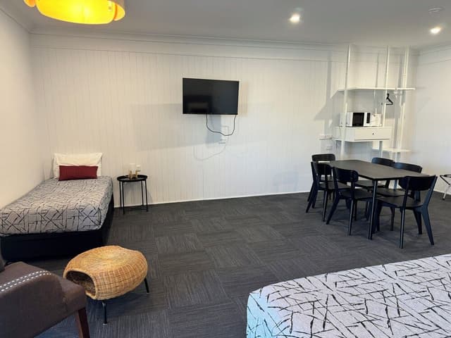 Family Room, 1 Bedroom