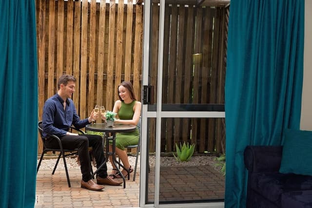 Courtyard Twin