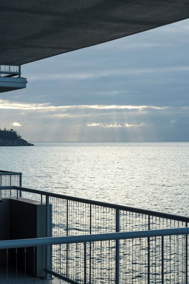 3 Bedroom 2 Bathroom Ocean Front Apartment