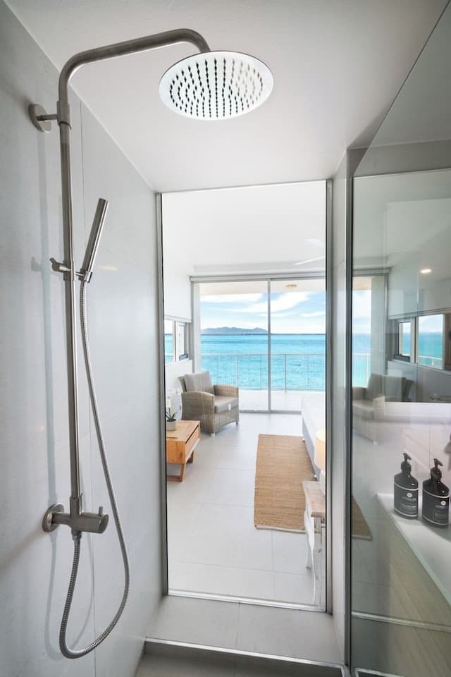 3 Bedroom 2 Bathroom Ocean Front Apartment