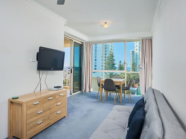 One Bedroom Garden/Pool View