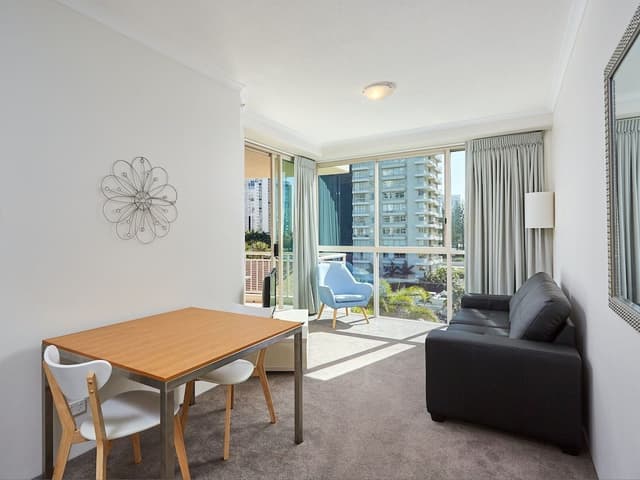 One Bedroom Garden/Pool View