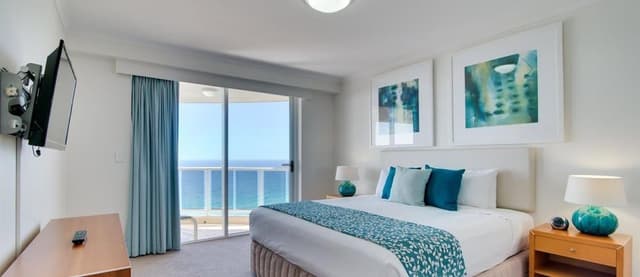 One Bedroom Ocean-View Apartment