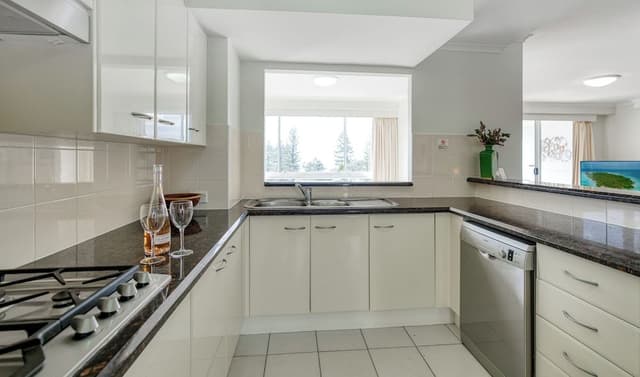 One Bedroom Ocean-View Apartment