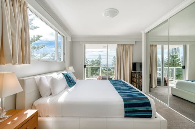 One Bedroom Ocean-View Apartment