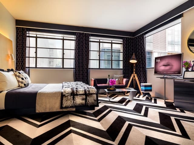 Deluxe King Suite