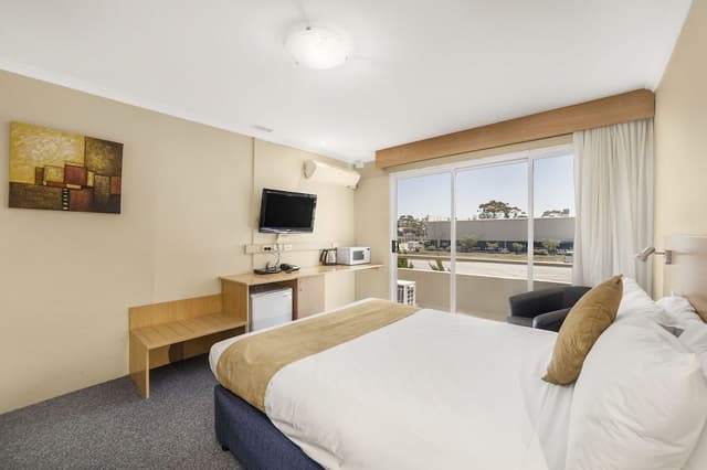 Standard Queen Room