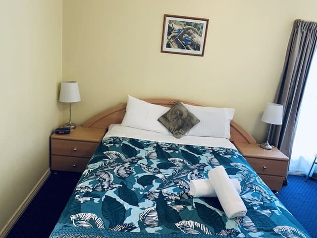 Standard Queen Room