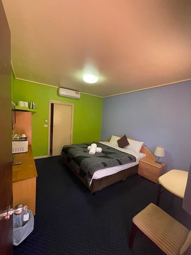 Standard Queen Room