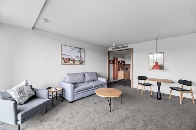 Deluxe Signature Suite Free WIFI and parking