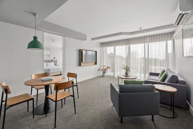 Two Bedroom Suite Free WIFI and parking