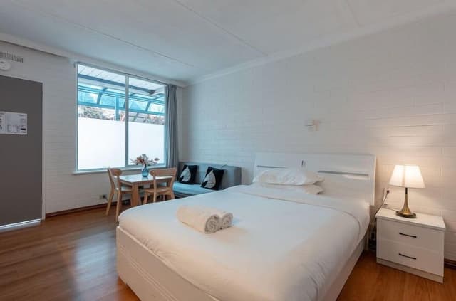 Studio, 1 Queen Bed