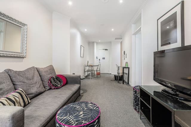Superior One Bedroom Apartment
