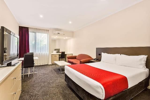 1 Queen Bed, 2 Single Beds, Nonsmoking, Upgrade