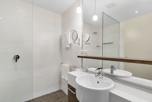 Executive King Spa Room