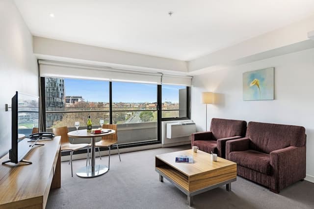 Deluxe One Bedroom Apartment