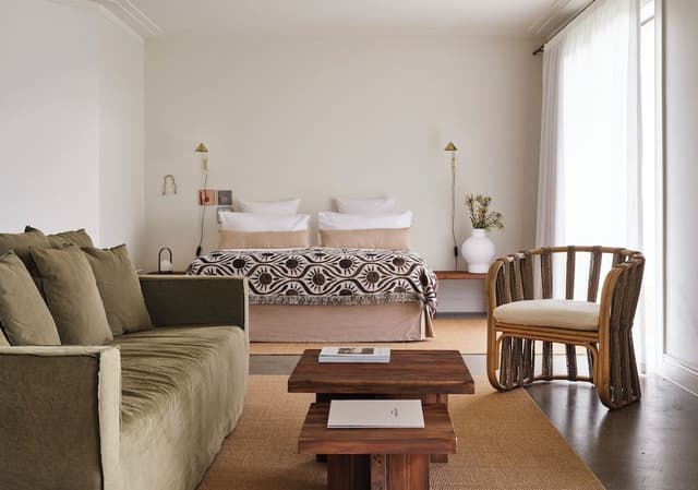 Garden Sunset Suite - Breakfast, WiFi & Parking Included