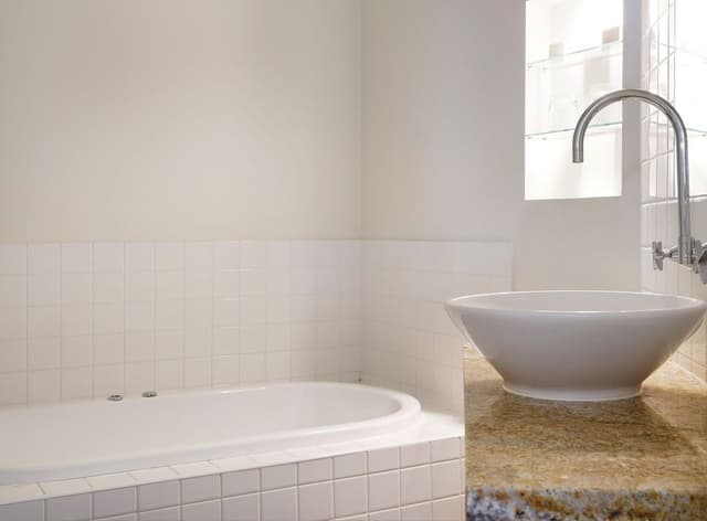 Garden Sunset Suite - Breakfast, WiFi & Parking Included