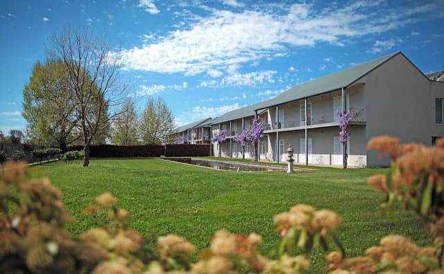 Garden Sunset Suite - Breakfast, WiFi & Parking Included