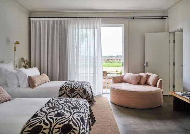 Family Garden Room - Breakfast, WiFi & Parking Included