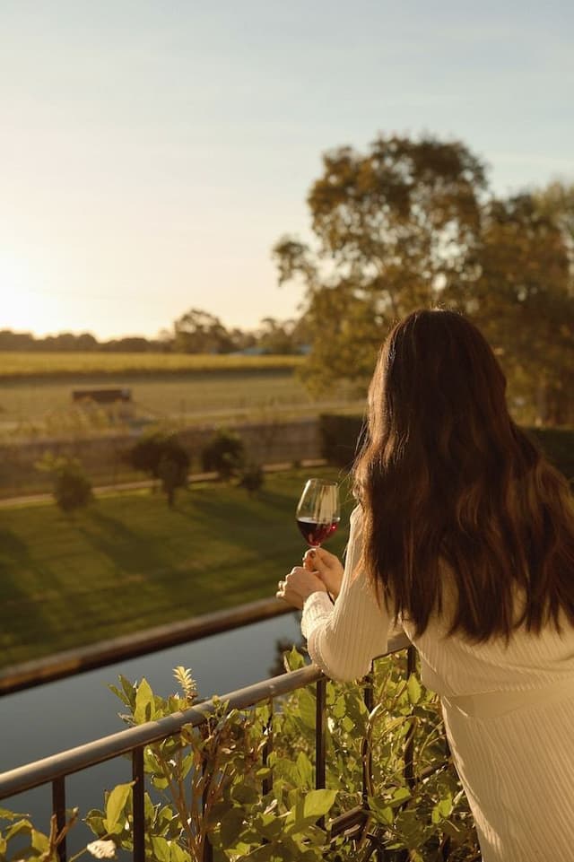 Superior Balcony Sunrise - Breakfast, WiFi & Parking Included