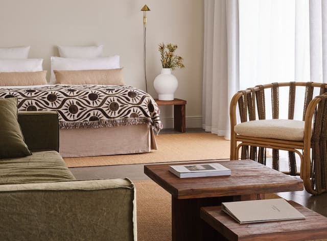 Garden Sunset Suite - Breakfast, WiFi & Parking Included
